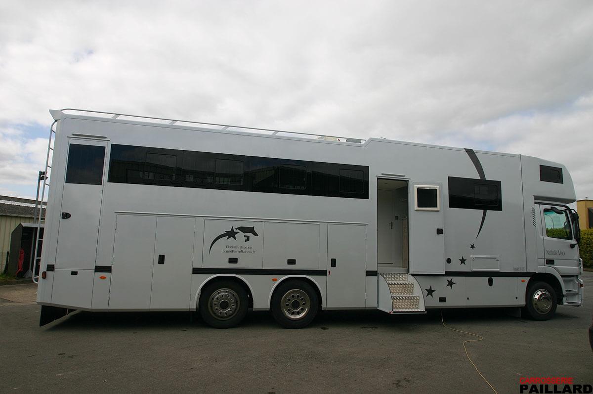 camion chevaux vl avec appartement