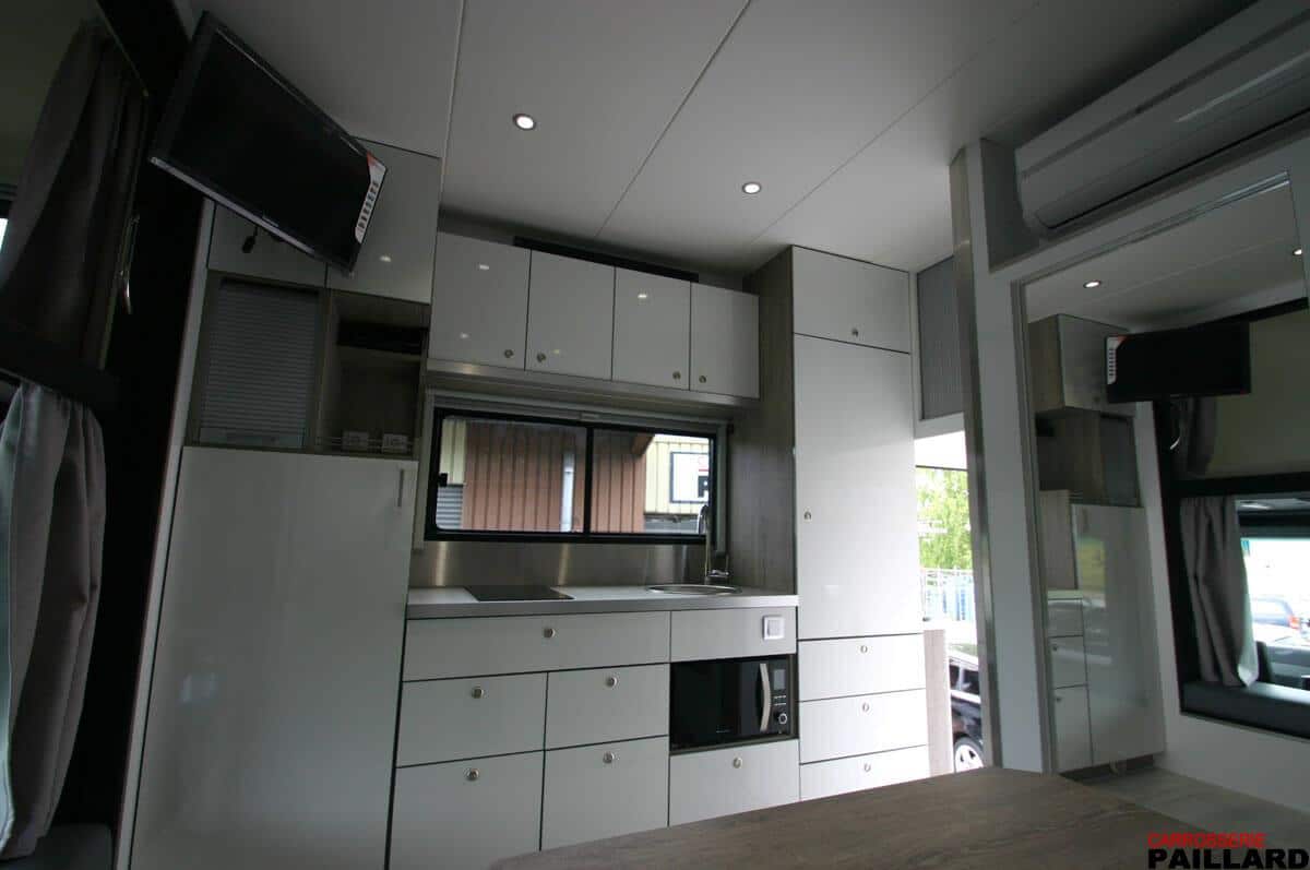 Amenagement De Camions Chevaux Poids Lourds Sur Mesure Amenagement De Camions Chevaux Poids Lourds Sur Mesure