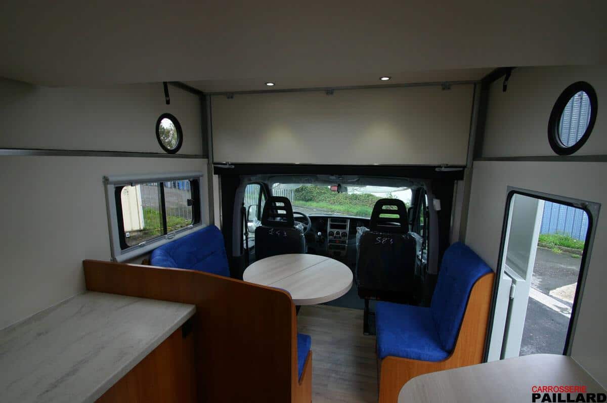 Camions Chevaux Home Car Amenagement Espace Camping Pour Poids Lourds Camions Chevaux Home Car Amenagement Espace Camping Pour Poids Lourds