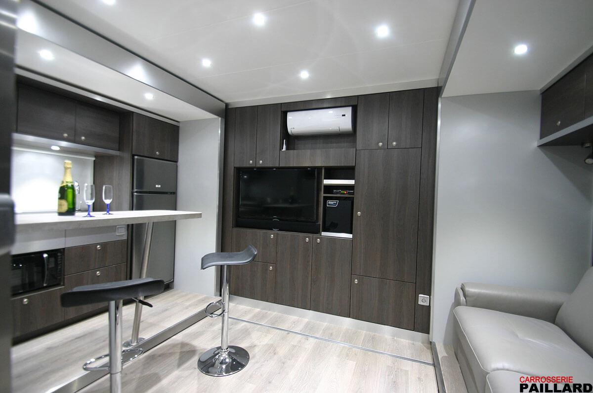 Camions Chevaux Home Car Amenagement Espace Camping Pour Poids Lourds Camions Chevaux Home Car Amenagement Espace Camping Pour Poids Lourds