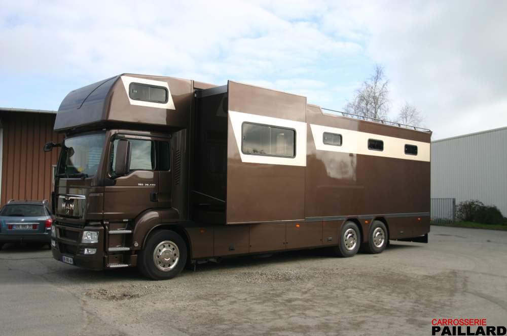 Haras de Hus – Camion-chevaux Man 6×2 pour le transport de 8 chevaux