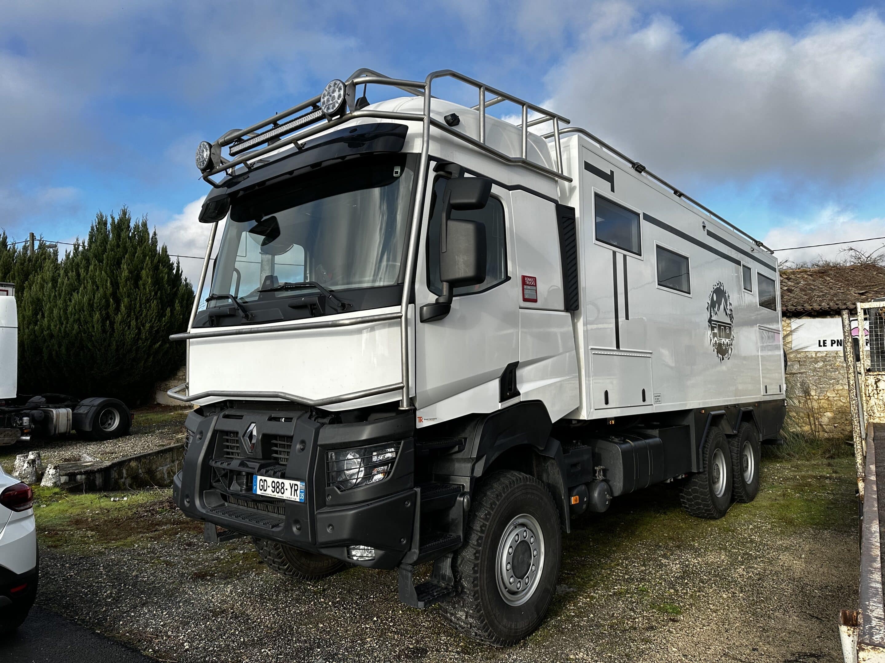 Camping-Car RENAULT 6X6 – OCCASION A SAISIR